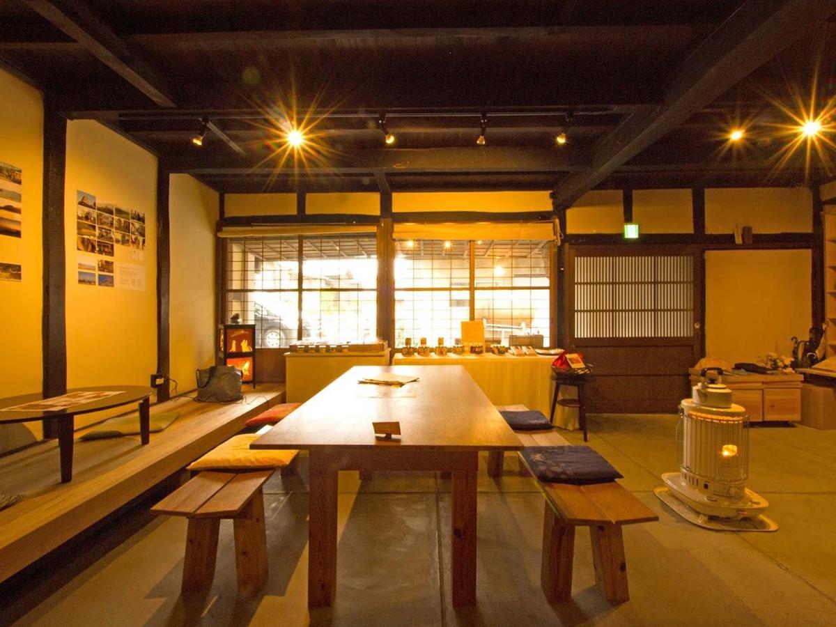 Hostel & Tatami Bar Uchikobare -内子晴れ- Exteriör bild