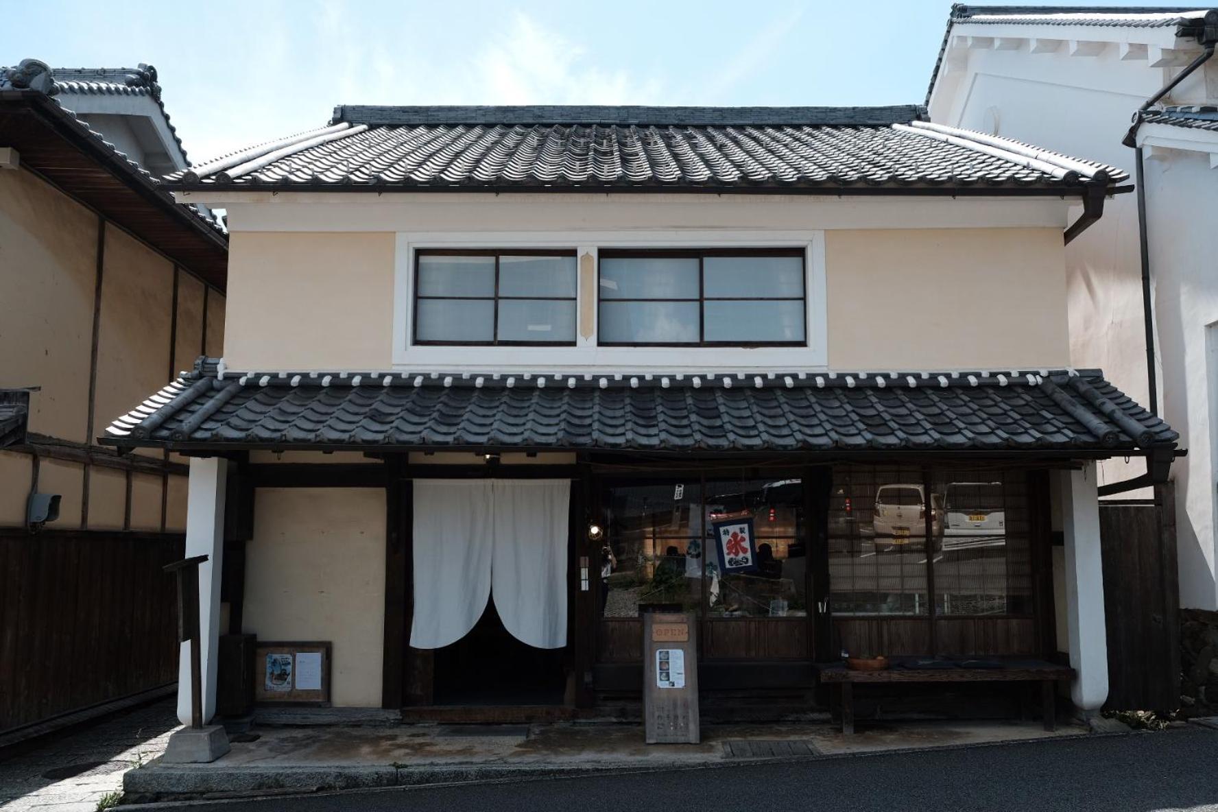 Hostel & Tatami Bar Uchikobare -内子晴れ- Exteriör bild