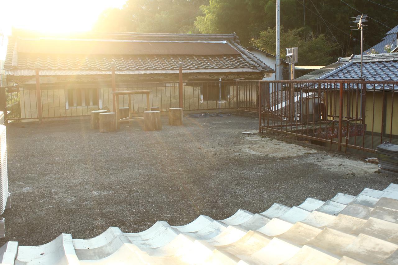 Hostel & Tatami Bar Uchikobare -内子晴れ- Exteriör bild