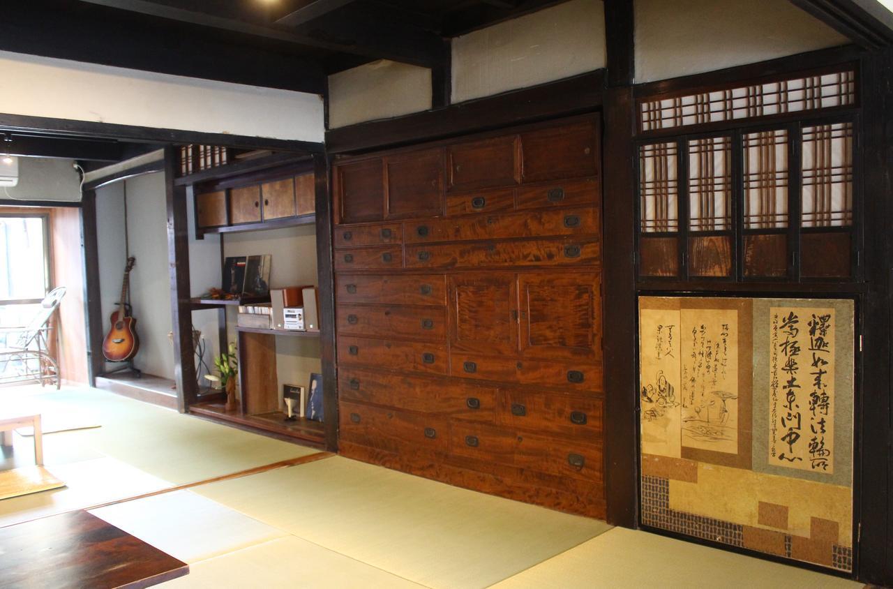 Hostel & Tatami Bar Uchikobare -内子晴れ- Exteriör bild