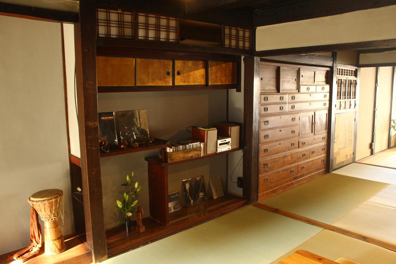 Hostel & Tatami Bar Uchikobare -内子晴れ- Exteriör bild